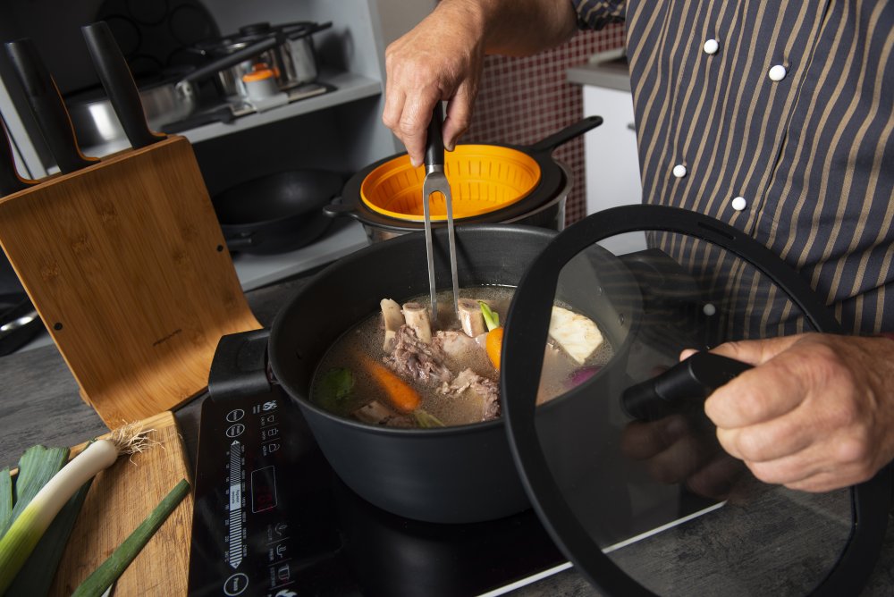 Vaření v hrnci Fiskars