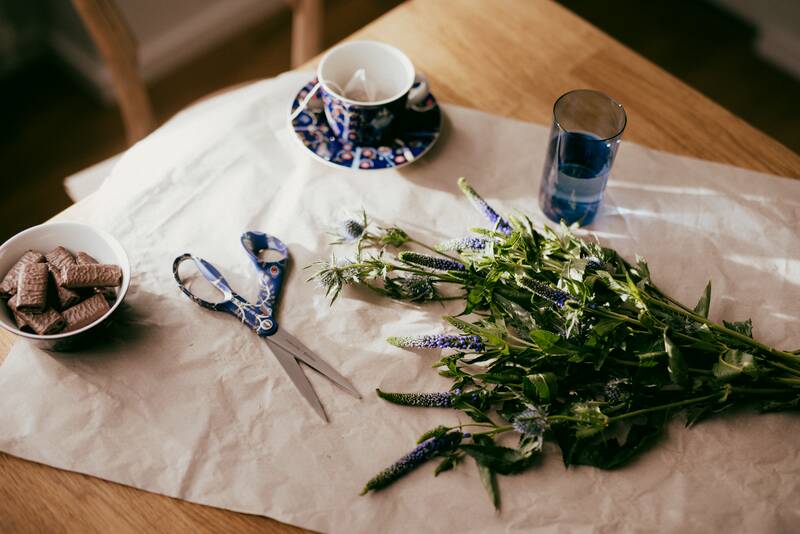 Univerzální nůžky Fiskars FXI Taika bílé