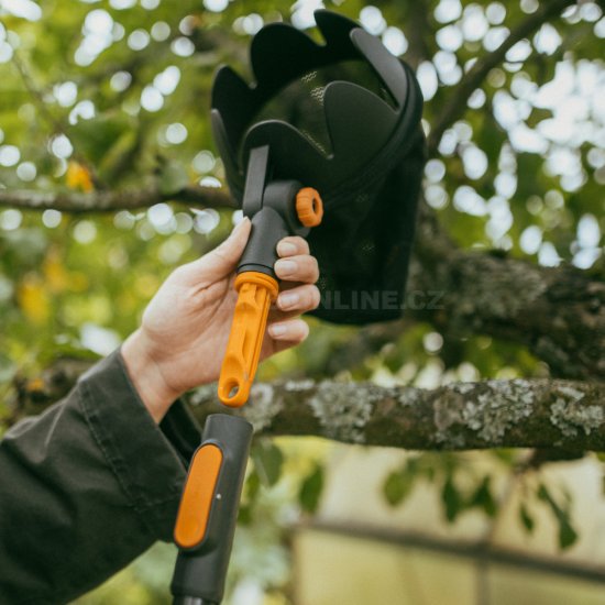 Teleskopická násada Fiskars OneClick M