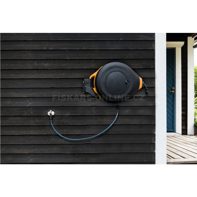 Automatický zavlažovací buben Fiskars XL s hadicí 1/2" dosah 25 m