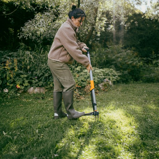 Vytrhávač plevele Fiskars Ergonomic