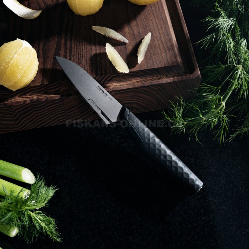 Malý kuchařský nůž Fiskars Taiten 13 cm
