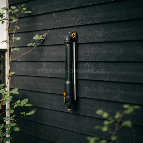 Oscilujúci zavlažovač Fiskars Comfort L 1070833