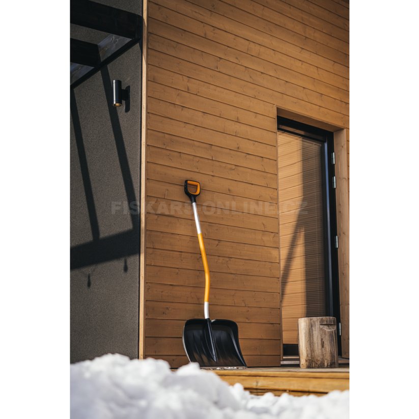 Zahnuté hrablo na sníh Fiskars X-series™