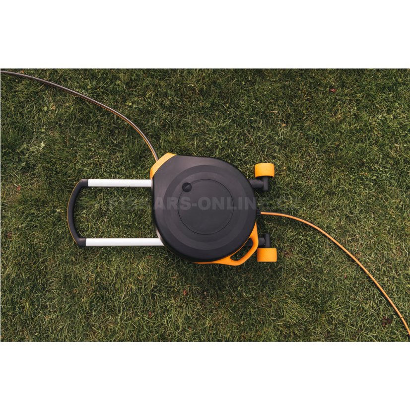 Automatický zavlažovací buben Fiskars XL s hadicí 1/2" dosah 27 m
