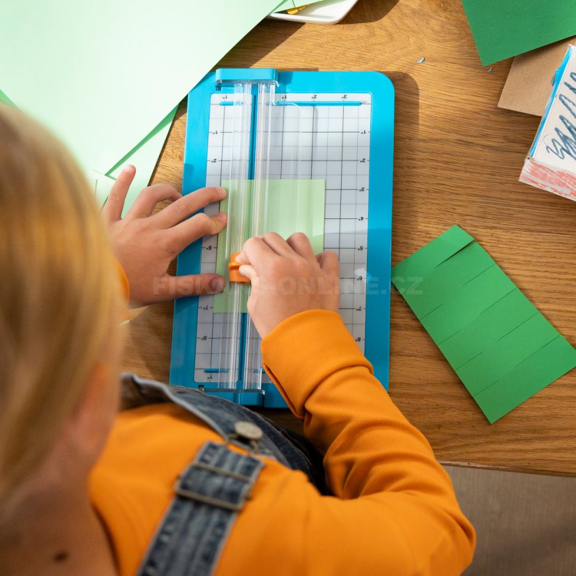 Řezačka papíru Fiskars pro děti