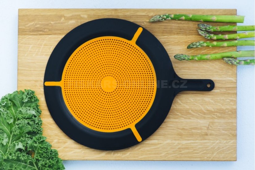 Poklička na pánev Fiskars 1027305