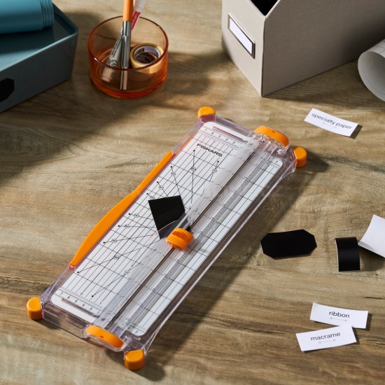 Rezačka papiera Fiskars SureCut 1077799 A4