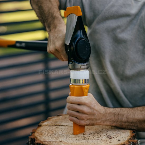 Štiepací klin Fiskars špirálový SAFE-T