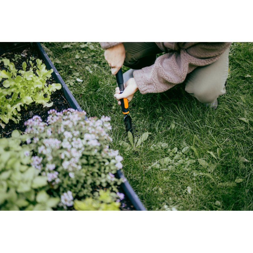 Vypichovák plevele Fiskars OneClick