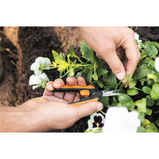 Prostříhavací špičaté zahradní nůžky Fiskars Solid SP130