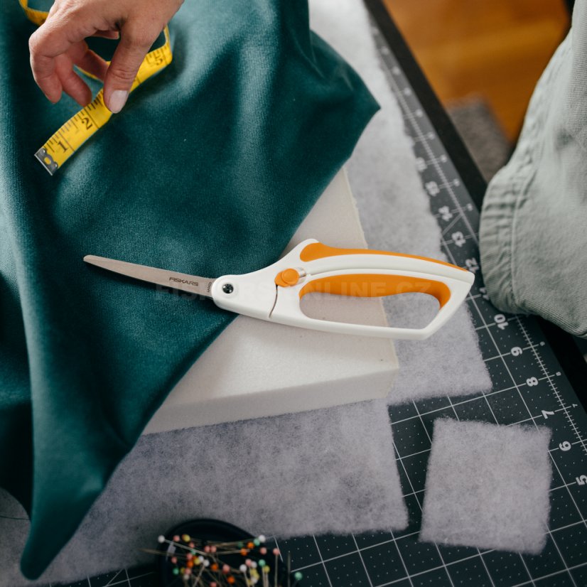 Pružinové nožnice na látky Fiskars Premier EasyAction
