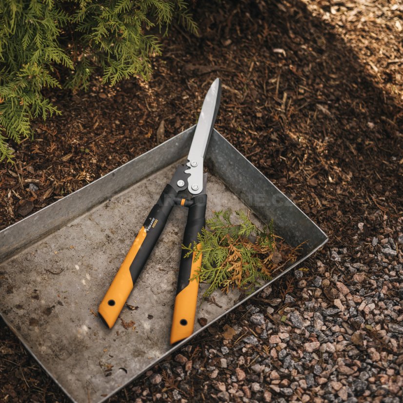 Nůžky na živý plot Fiskars PowerGear™ HSX92