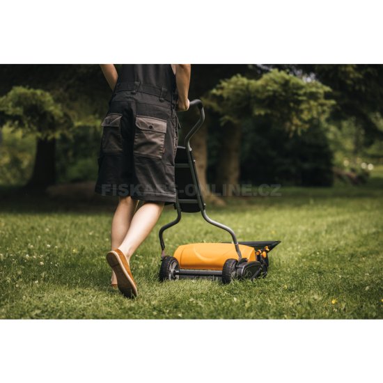 Kosačka na trávu s košom Fiskars StaySharp™ Max