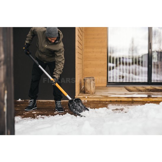 Teleskopické hrablo na sneh Fiskars X-series™