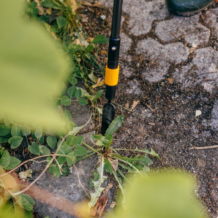 Vypichovák plevele Fiskars QuikFit