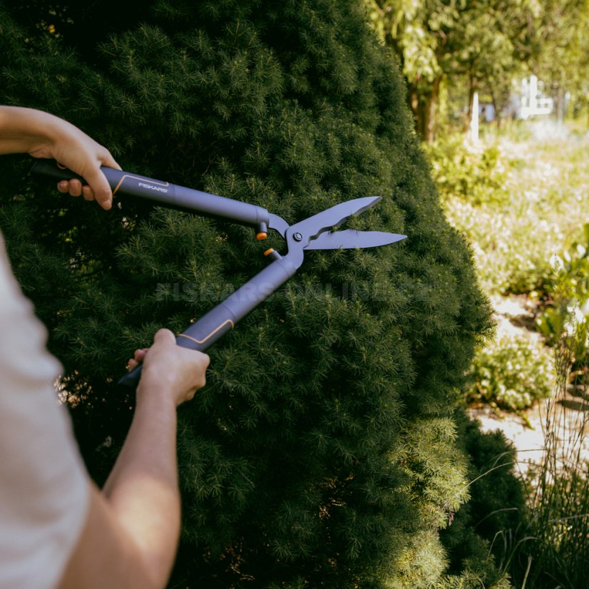 Nůžky na živý plot Fiskars, vlnité ostří HS22