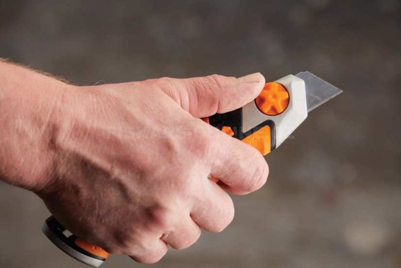 Odlamovací nůž Fiskars CarbonMax™ 25 mm