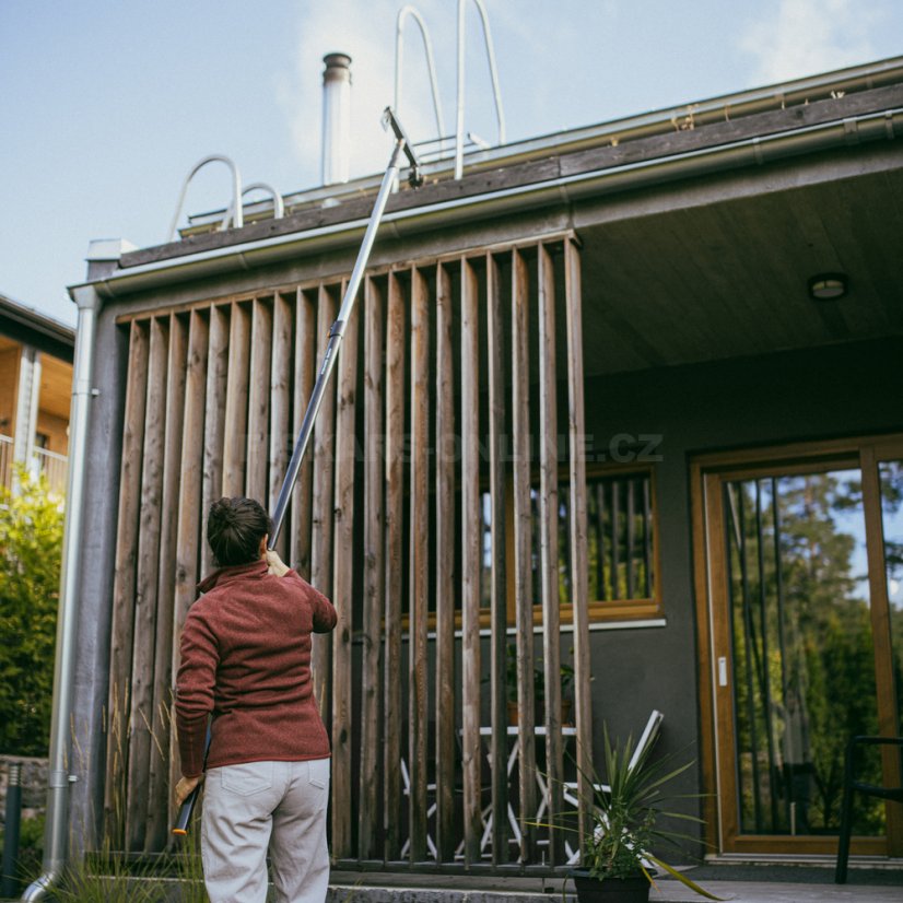 Čistič okapů Fiskars OneClick