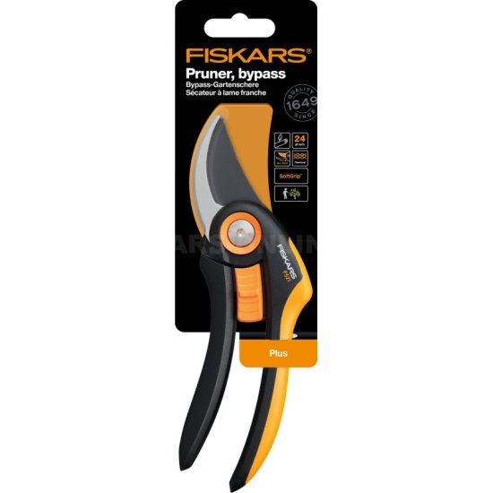 Dvojčepeľové záhradné nožnice Fiskars Plus P521