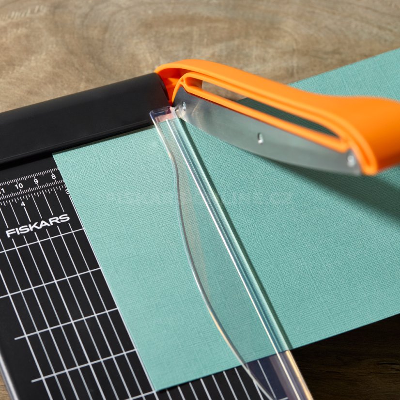 Řezačka papíru Fiskars 1077982 A5