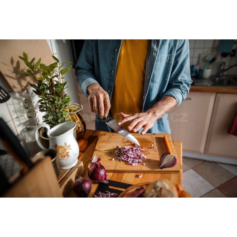 Střední kuchařský nůž Fiskars Functional Form™ 17cm