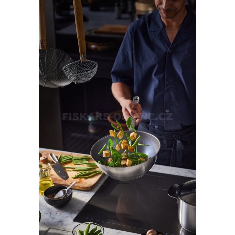 Wok pánev Fiskars All Steel