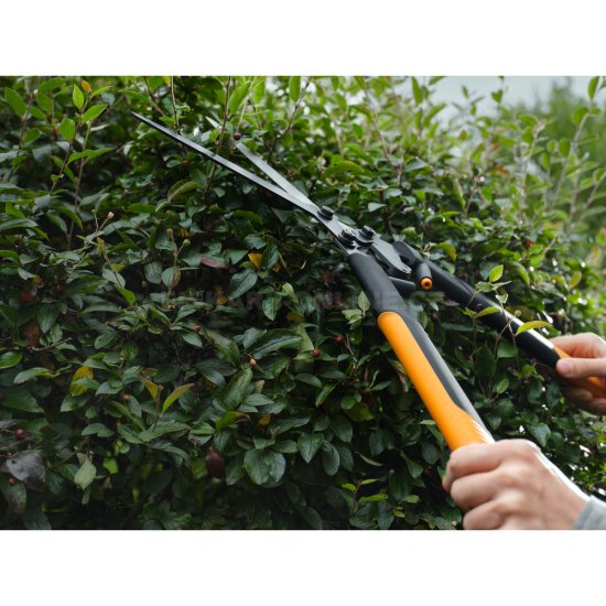 Nůžky na živý plot Fiskars DualAction HSX96