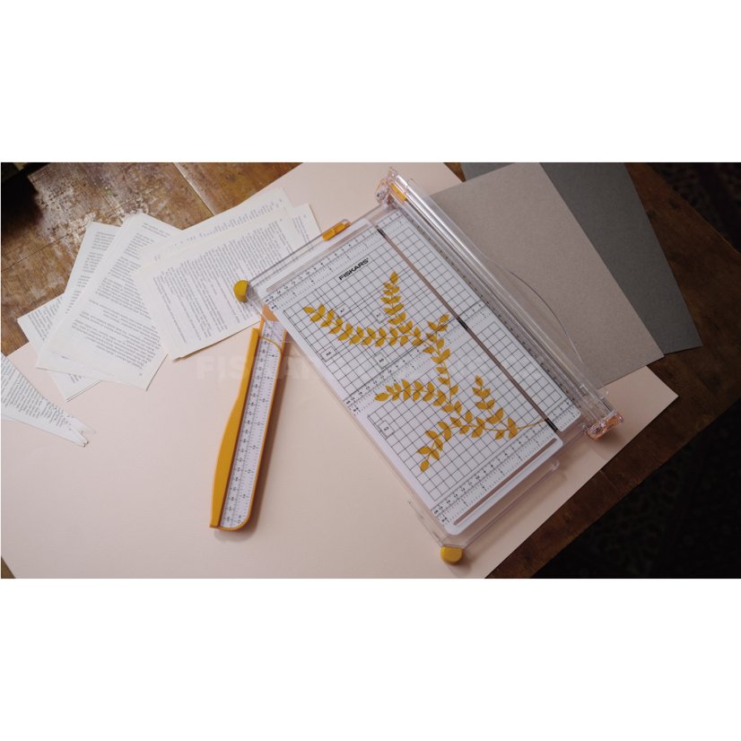 Řezačka papíru A4 Fiskars 4153
