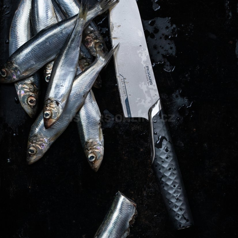 Střední kuchařský nůž Fiskars Taiten 16 cm