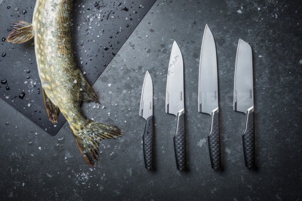Filetovací nůž Fiskars Taiten
