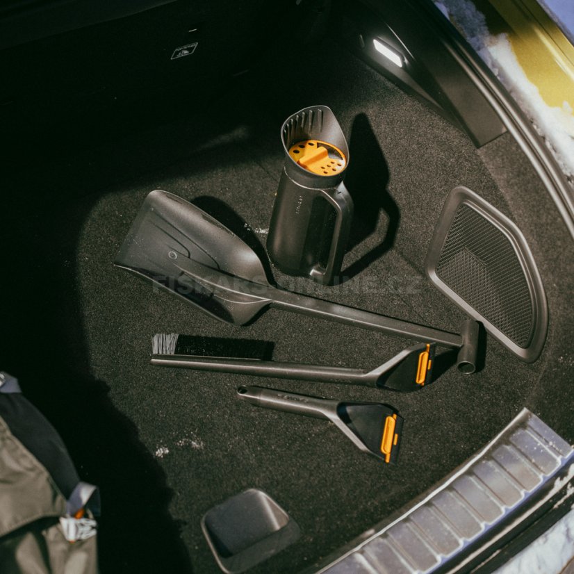 Škrabka na led do auta Fiskars Solid