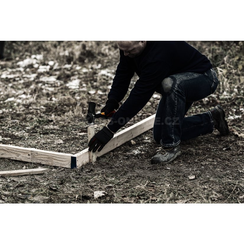 Stavební sekera Fiskars IsoCore S