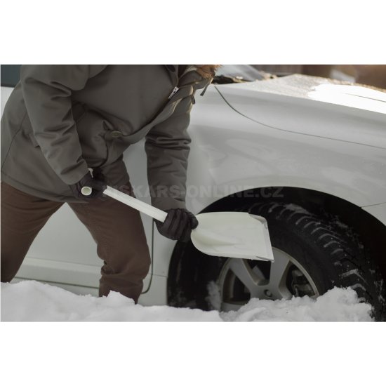 Lopata na sneh do auta Fiskars Plus