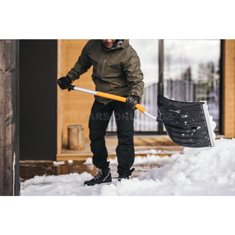 Zahnuté hrablo na sníh Fiskars X-series™