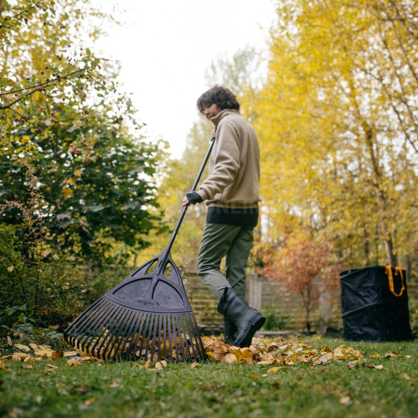Hrábě na listí Fiskars Solid XL