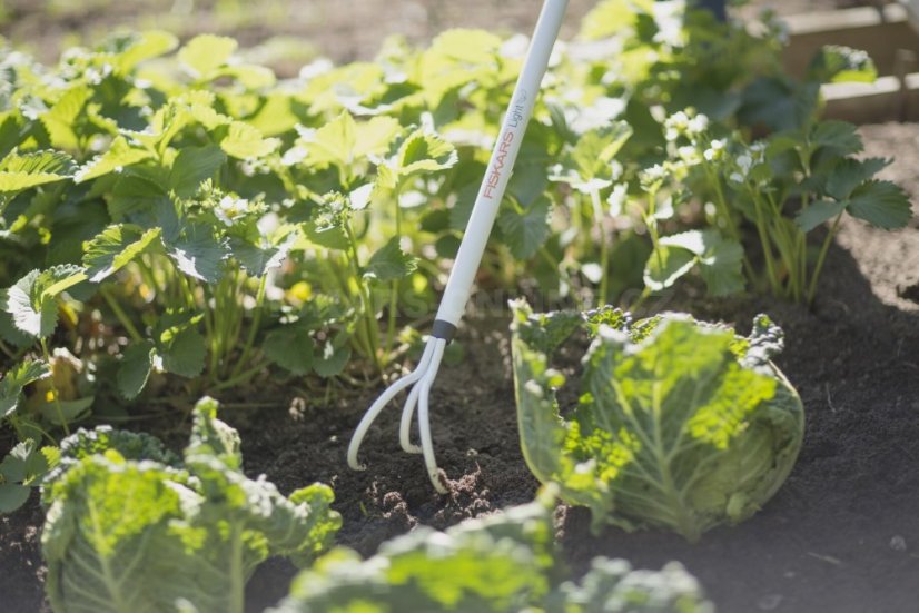 Lehký kultivátor Fiskars