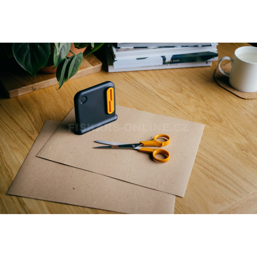 Ostřič nůžek Clip-Sharp™ Fiskars
