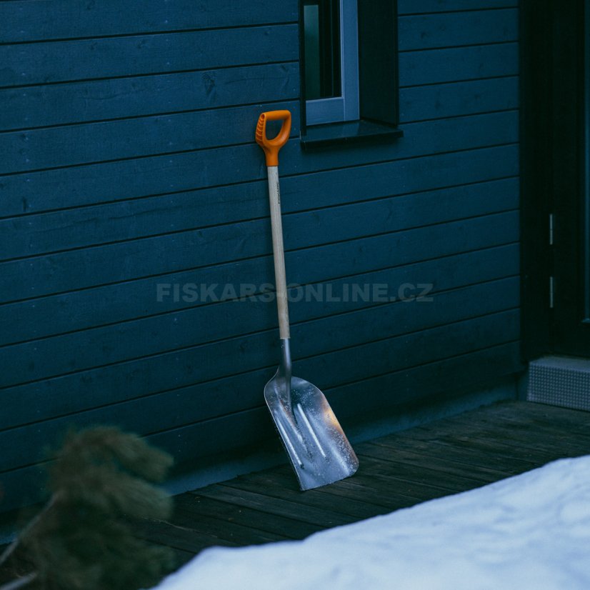 Lopata na sníh a zrní Fiskars 1001637