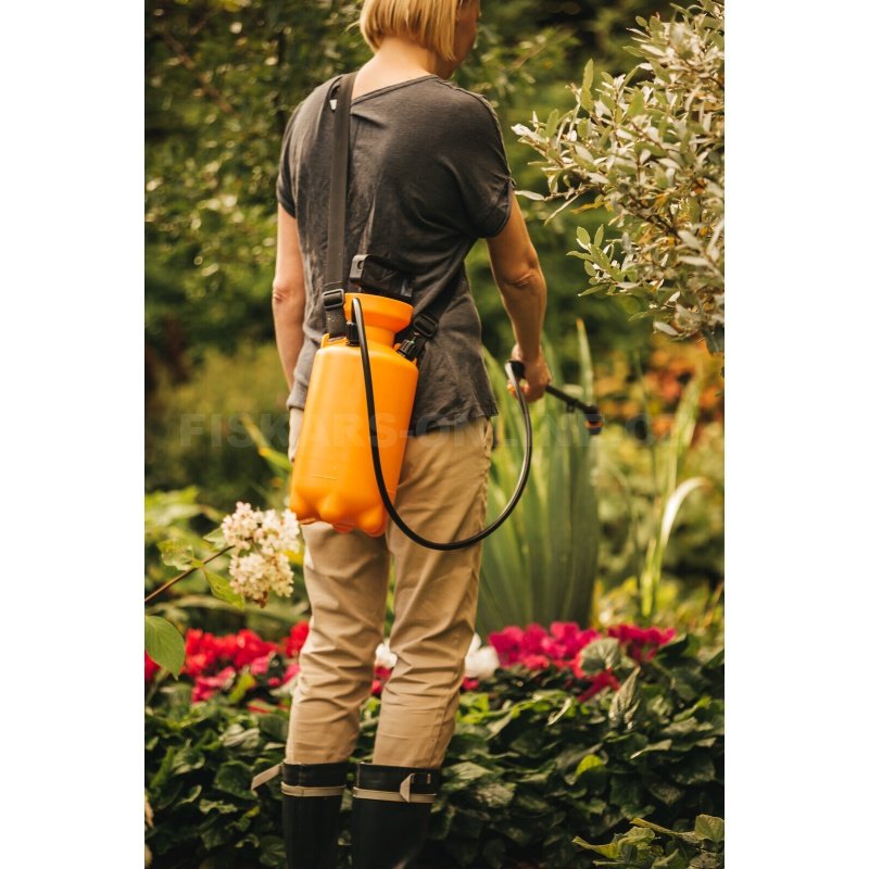 Tlakový postřikovač Fiskars 5 litrů