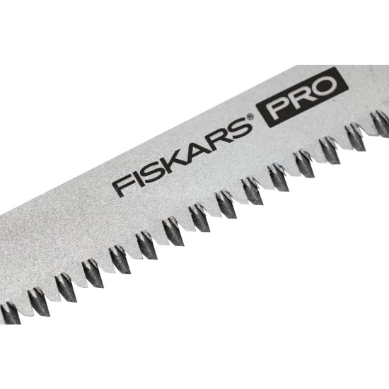 Kompaktná skladacia píla Fiskars na drevo aj kov