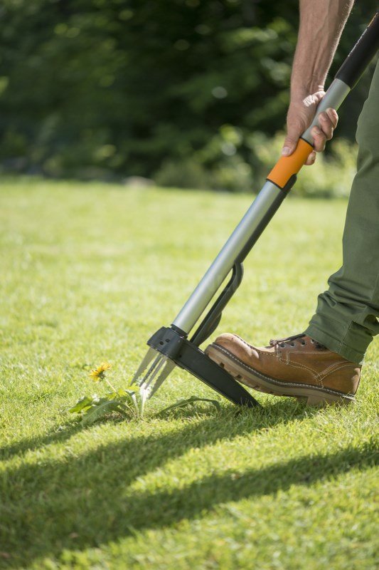 Vytrhávač plevele Fiskars SmartFit 1020125-2