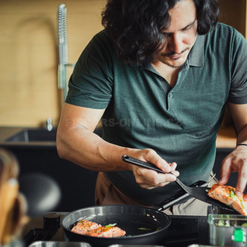 Pánev Fiskars Hard Face 26 cm