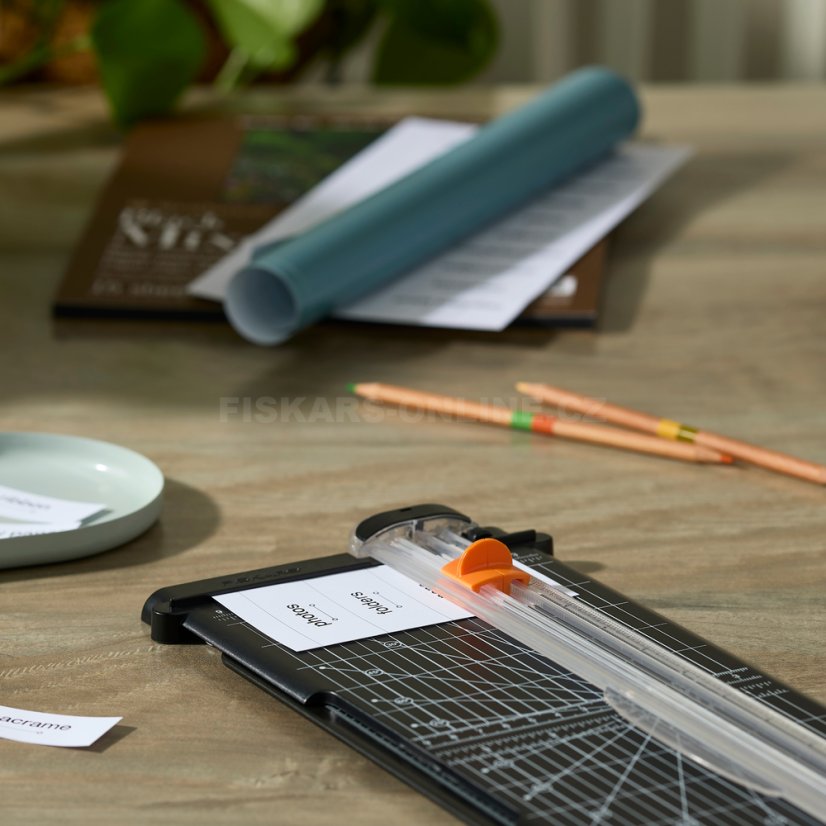 Řezačka papíru Fiskars SureCut 1077984 A4