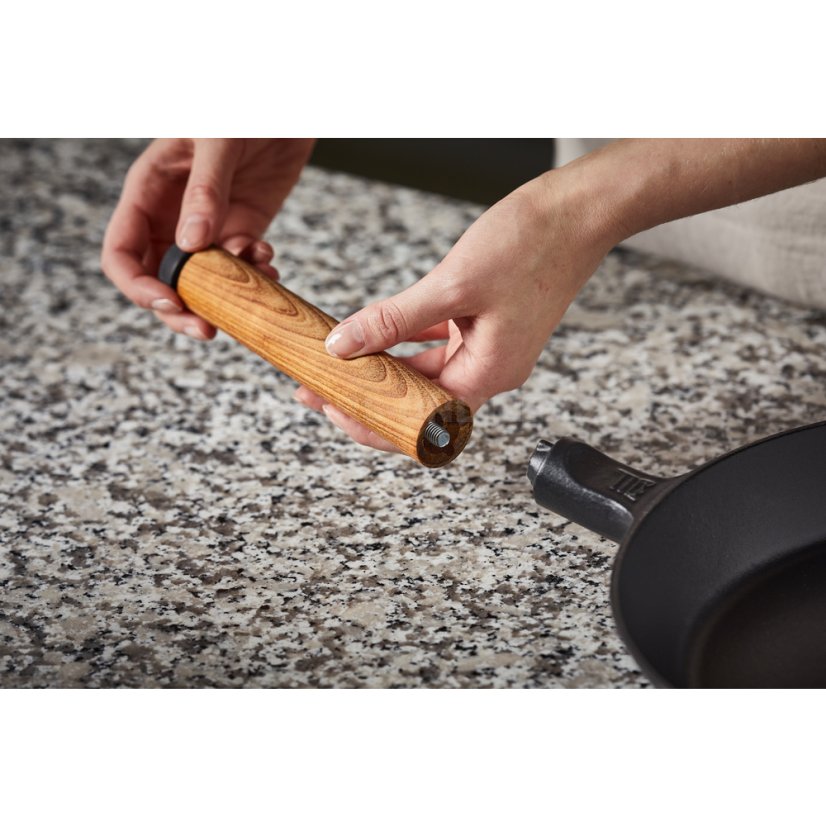 Grilovací litinová pánev Fiskars Norden 26 cm