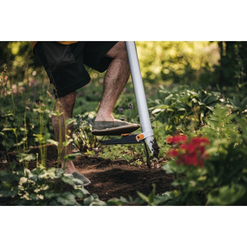 Sazeč cibulovin Fiskars Xact