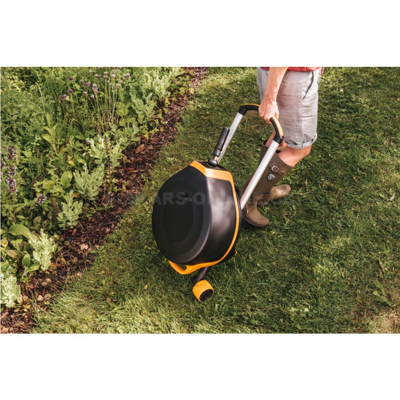 Automatický zavlažovací buben Fiskars XL s hadicí 1/2" dosah 27 m