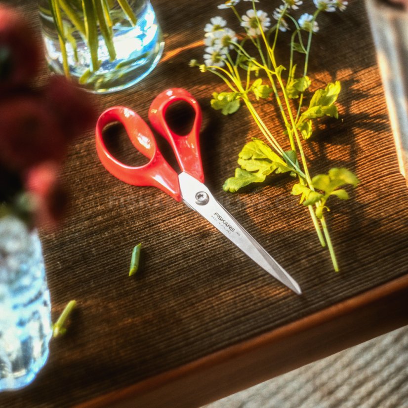 Univerzální nůžky Fiskars Classic pro leváky