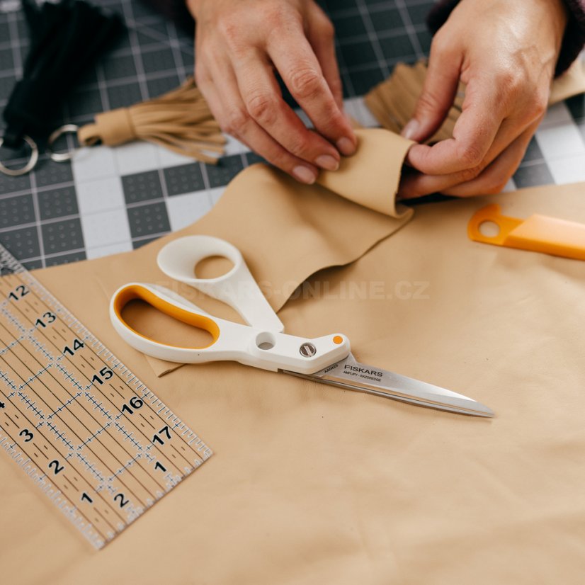 Univerzálne nožnice Amplify™ 21 cm