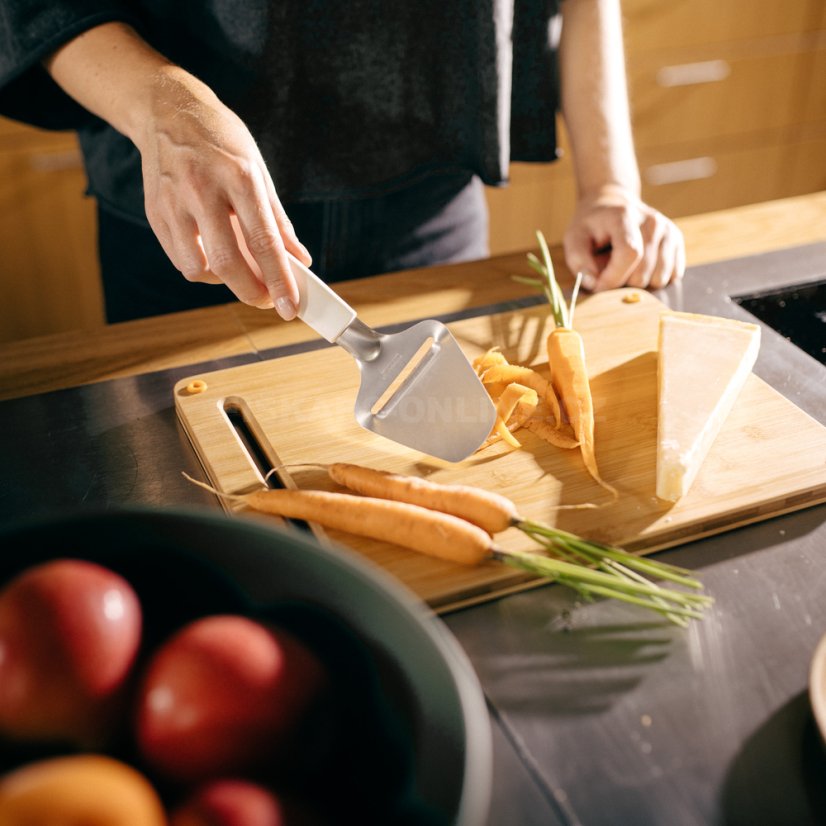 Plátkovač na tvrdý sýr Fiskars Functional Form